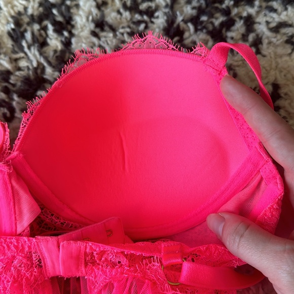 SOLD Victoria’s Secret Lingerie - Picture 5 of 6